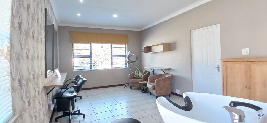 To Let commercial Property for Rent in Hospitaalheuwel Free State